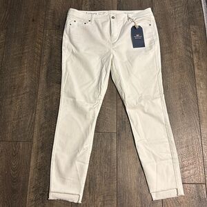 NWT Vineyard Vines skinny jeans with stepped hem